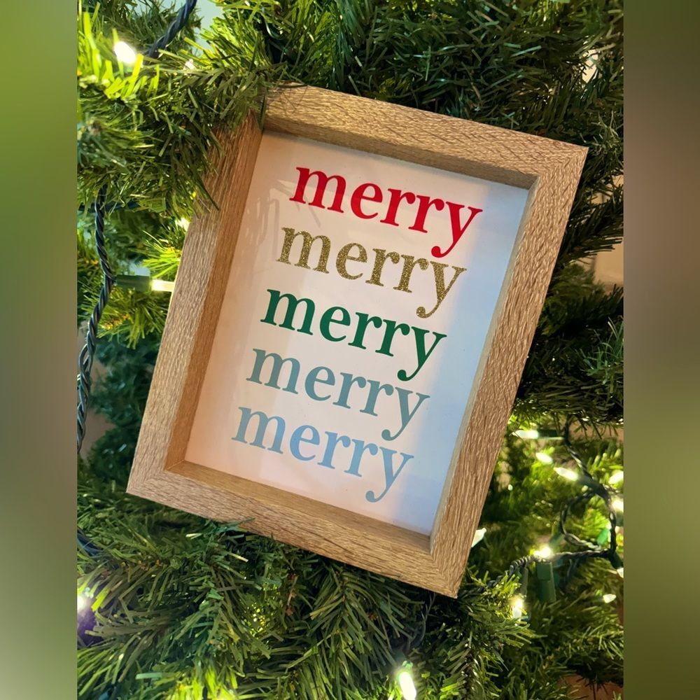 “MERRY MERRY MERRY” wooden plaque to hang or sit NWOT